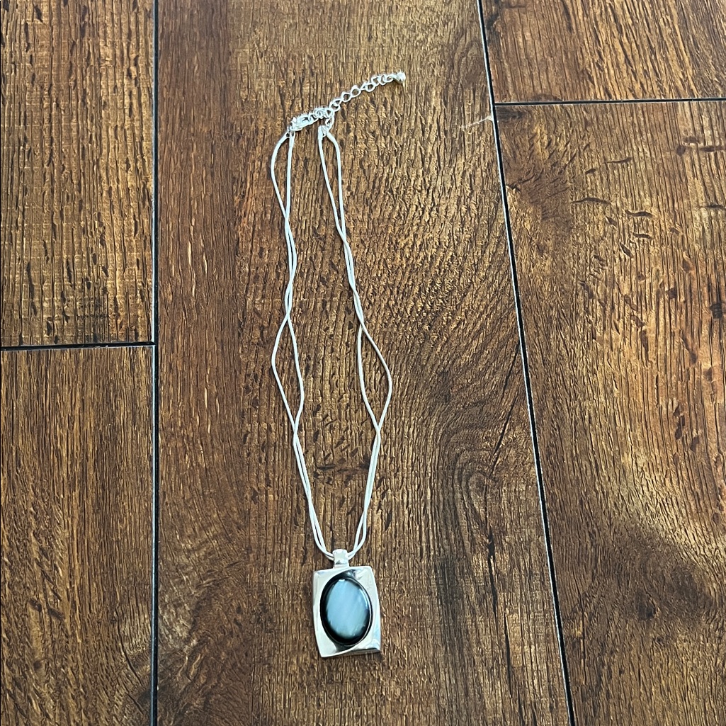 Kenneth Cole Reaction Silver And Black Pendant Necklace